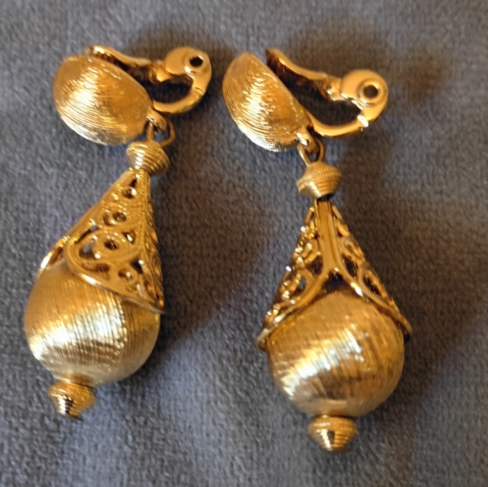 Vintage MONET Gold Filigree Bolero Clip On Drop Dangle Earrings